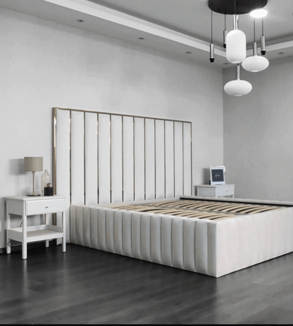 1000058758 The Luxe Tufted Platform Bed with Gilded Headboard  Accent